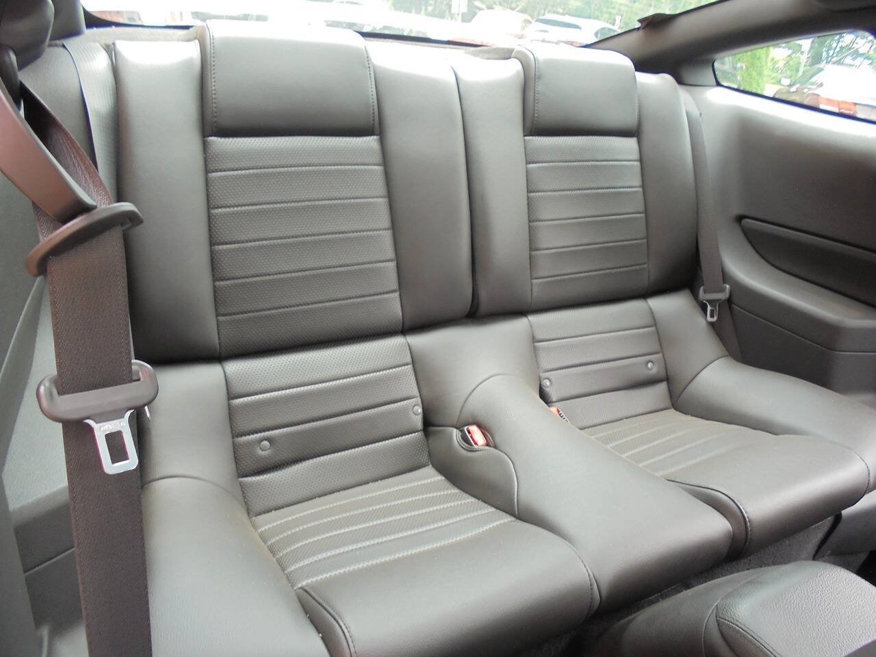 Used 2009 Ford Mustang GT RWD image 10