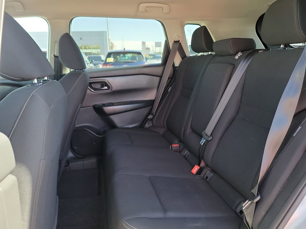 Used 2024 Nissan Rogue S AWD/4WD image 16