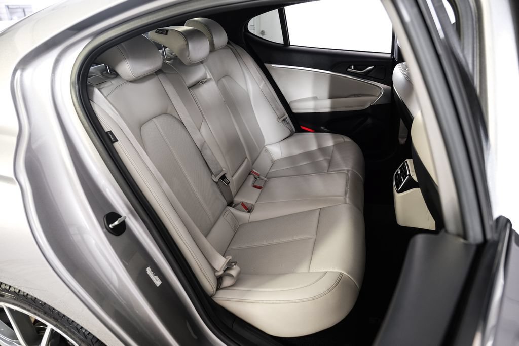 Used 2024 Genesis G70 2.5T RWD image 42