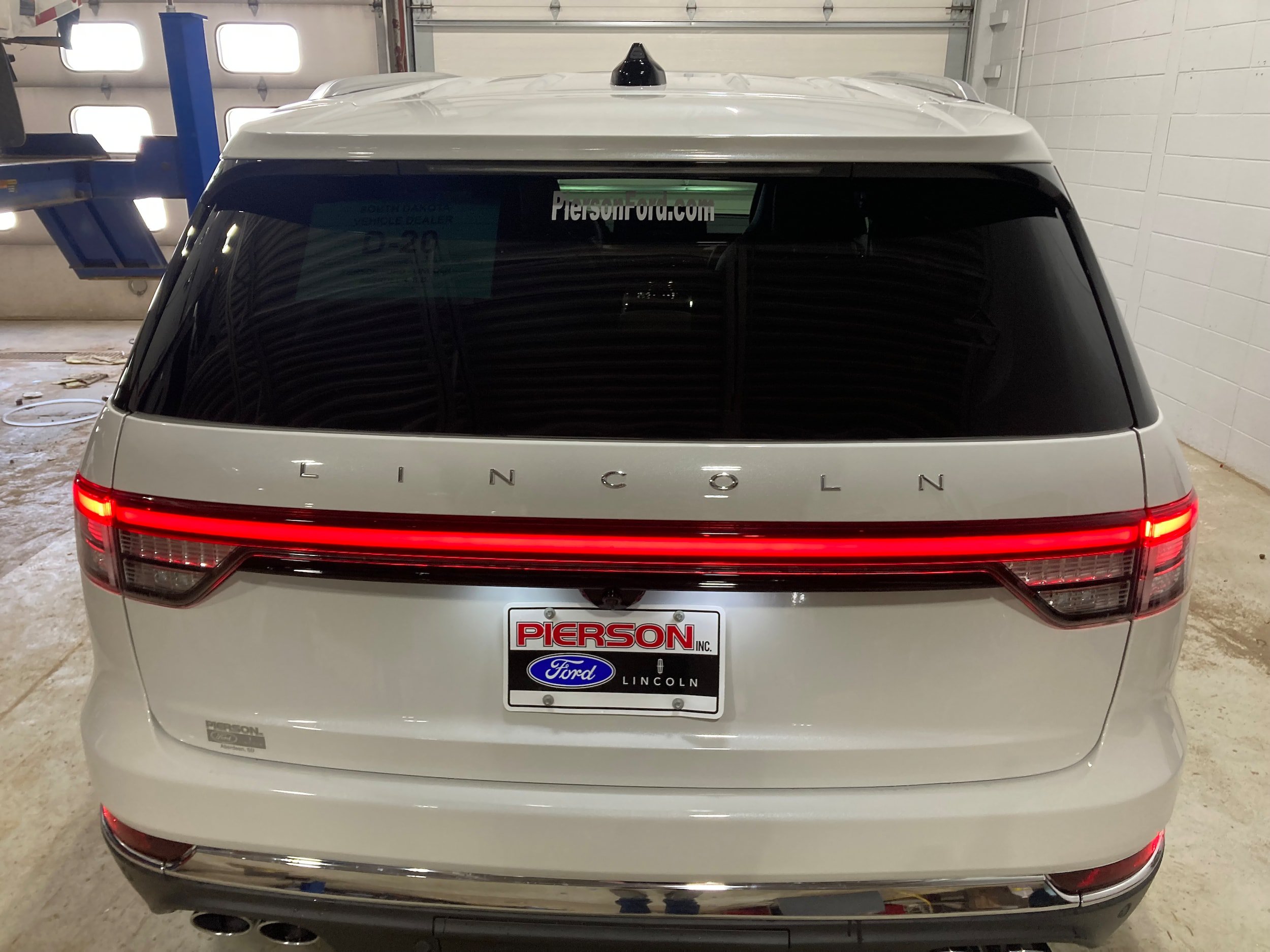 Used 2026 Lincoln Aviator Reserve AWD/4WD image 12