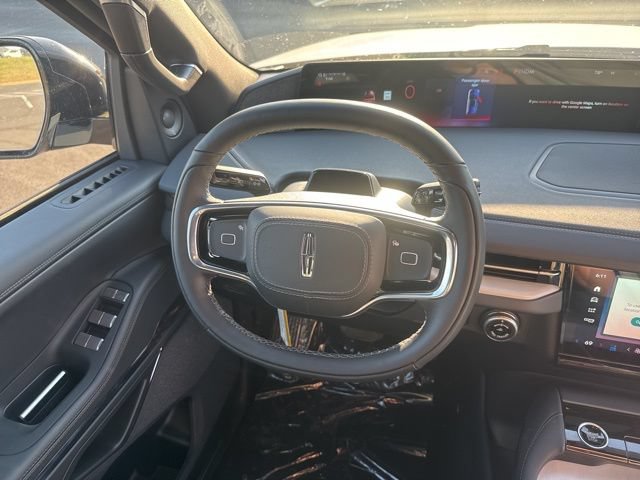 New 2026 Lincoln Navigator Reserve w/ Jet Appearance Package AWD/4WD image 16