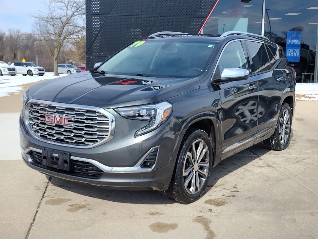 Used 2019 GMC Terrain Denali w/ Comfort Package image 1