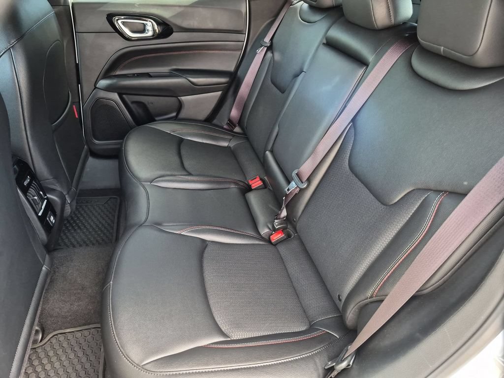 Used 2025 Jeep Compass Trailhawk AWD/4WD image 28