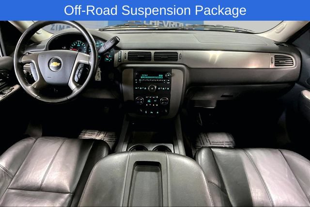 Used 2010 Chevrolet Avalanche LT w/ Luxury Package AWD/4WD image 11