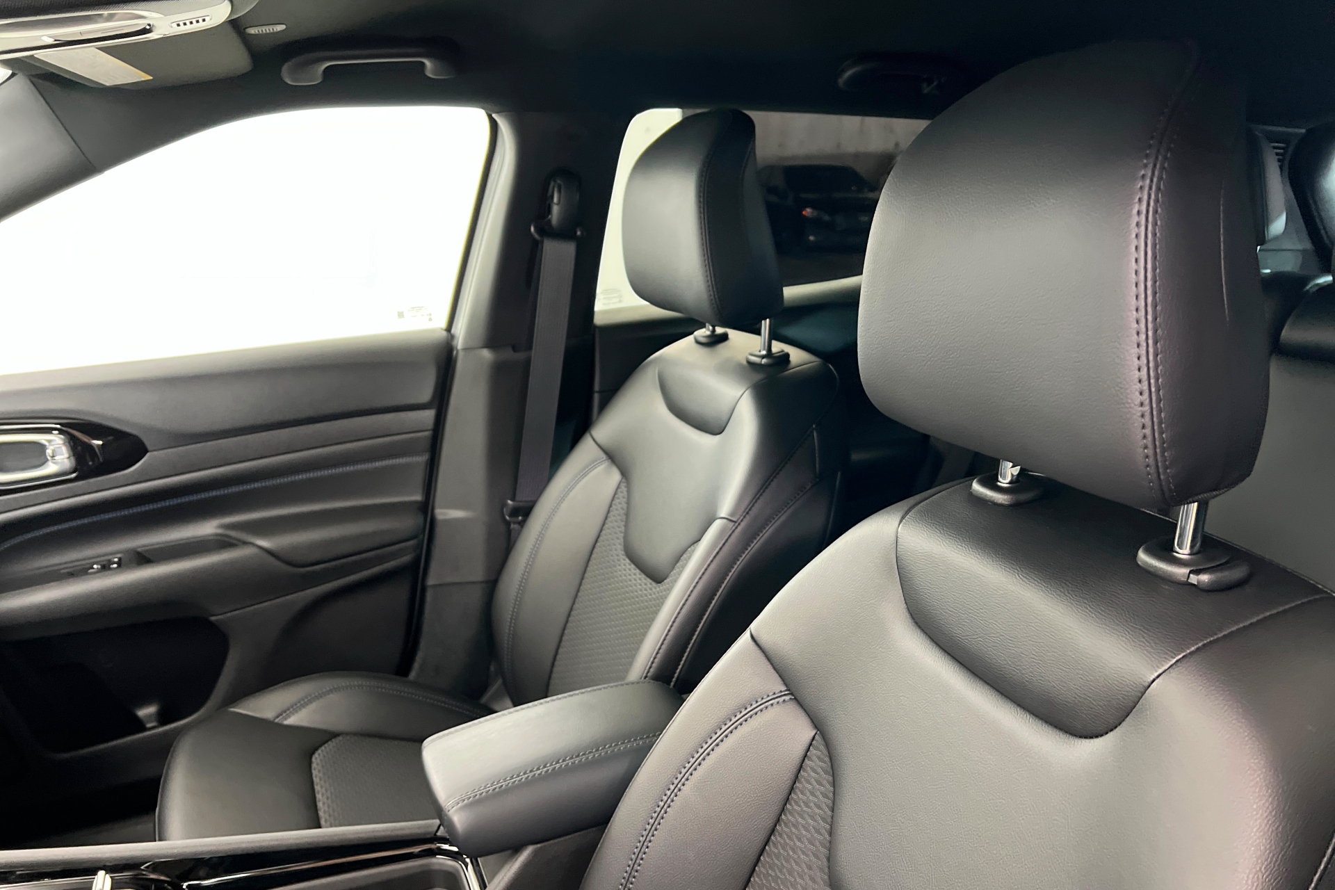 New 2026 Jeep Compass Latitude AWD/4WD image 16