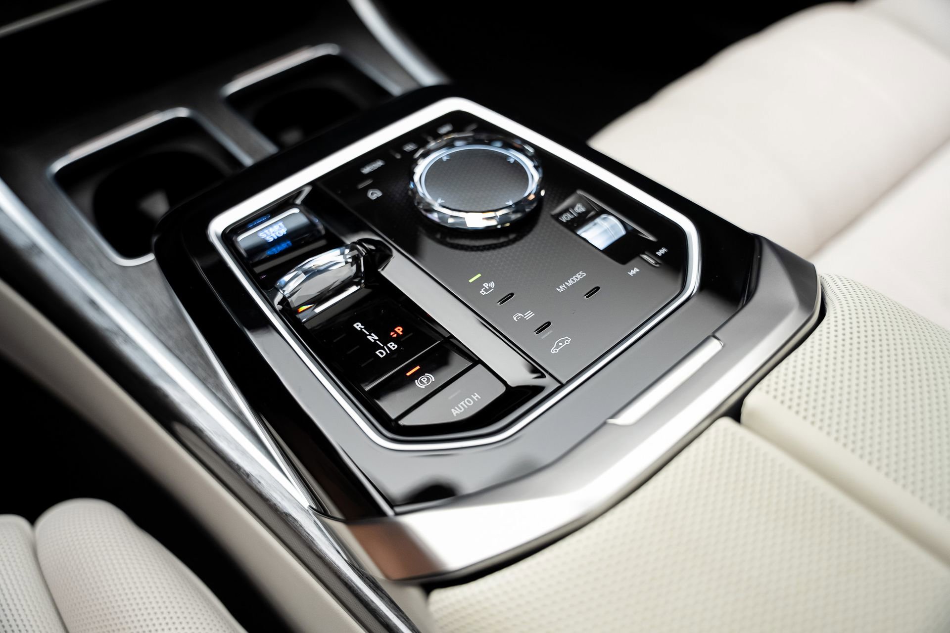 Used 2024 BMW i7 xDrive60 image 50