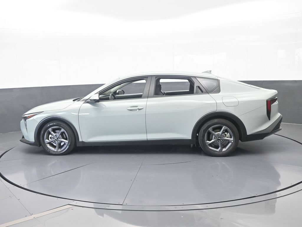 Used 2025 Kia K4 FWD image 3