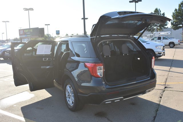 Used 2022 Ford Explorer XLT w/ Equipment Group 202A image 18