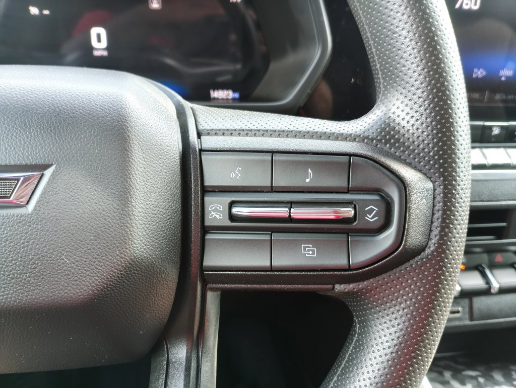 Used 2025 Chevrolet Colorado Trail Boss AWD/4WD image 17