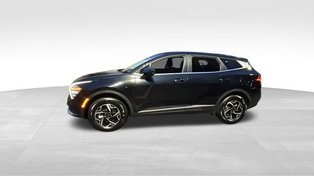 Used 2024 Kia Sportage LX image 4