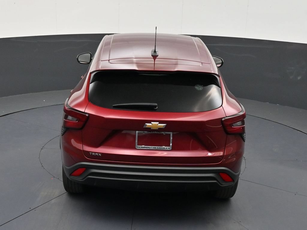 Used 2025 Chevrolet Trax LS FWD image 15