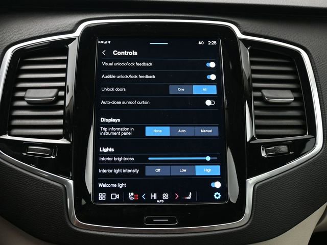 Used 2024 Volvo XC90 T8 Plus image 15