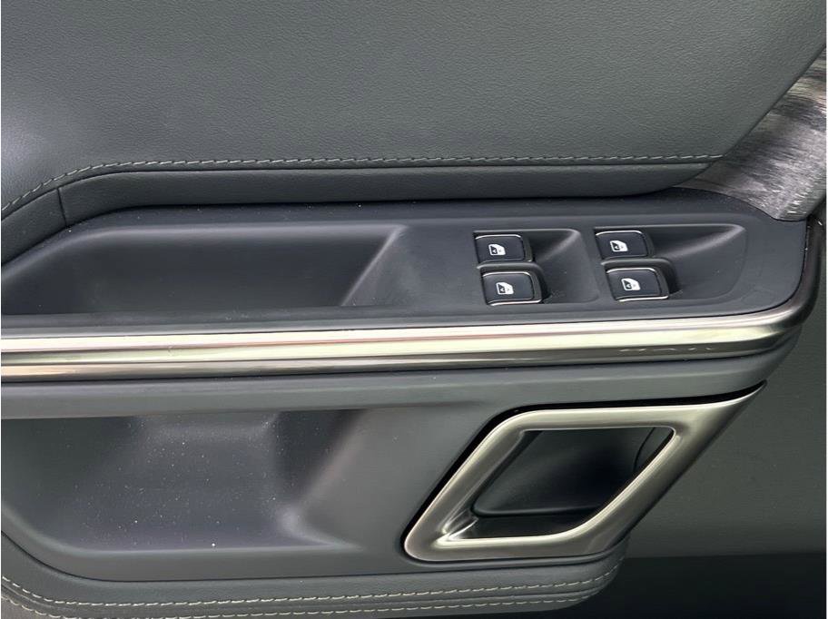 Used 2024 Rivian R1S Adventure image 18