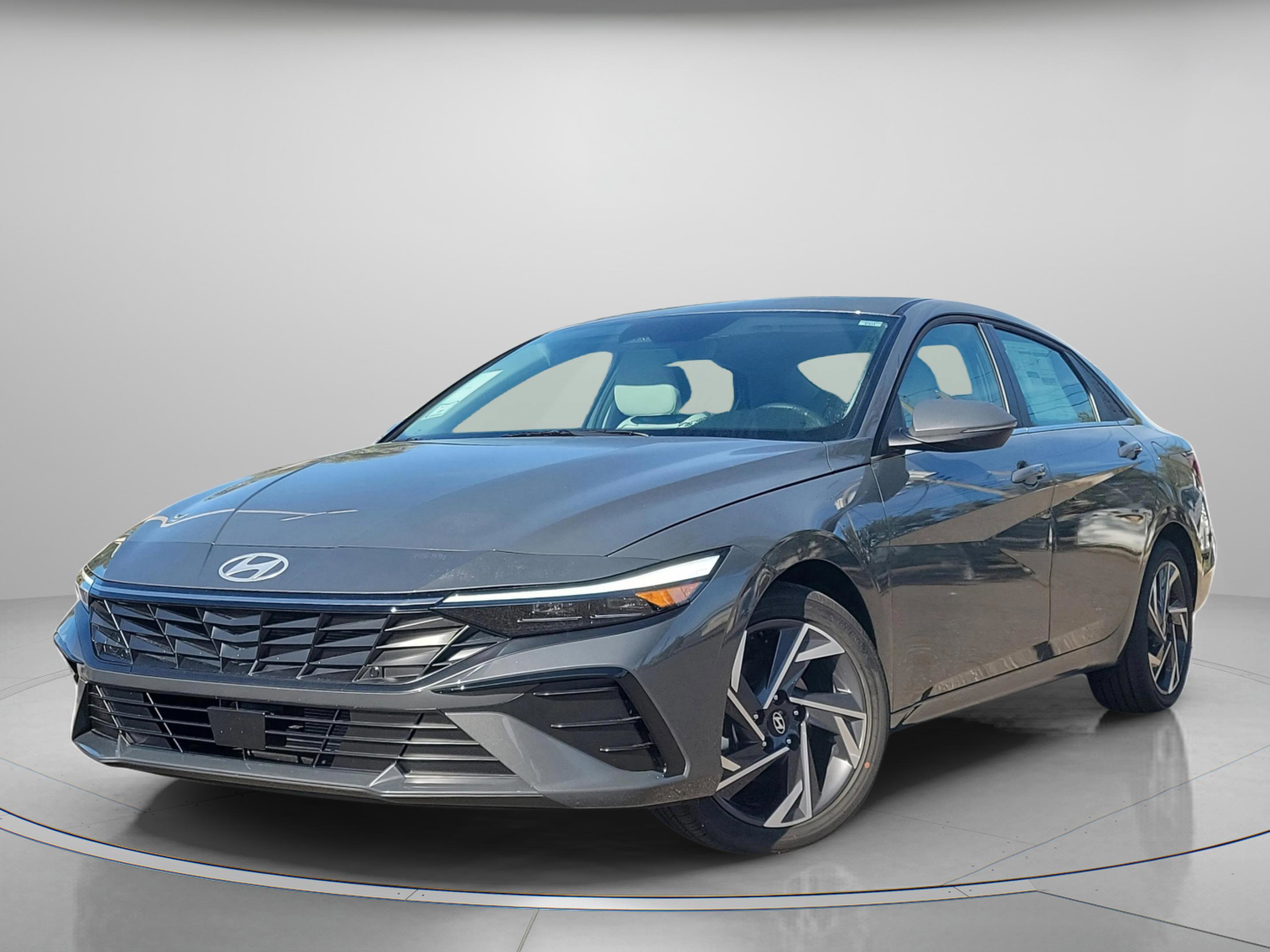 New 2026 Hyundai Elantra Limited image 2