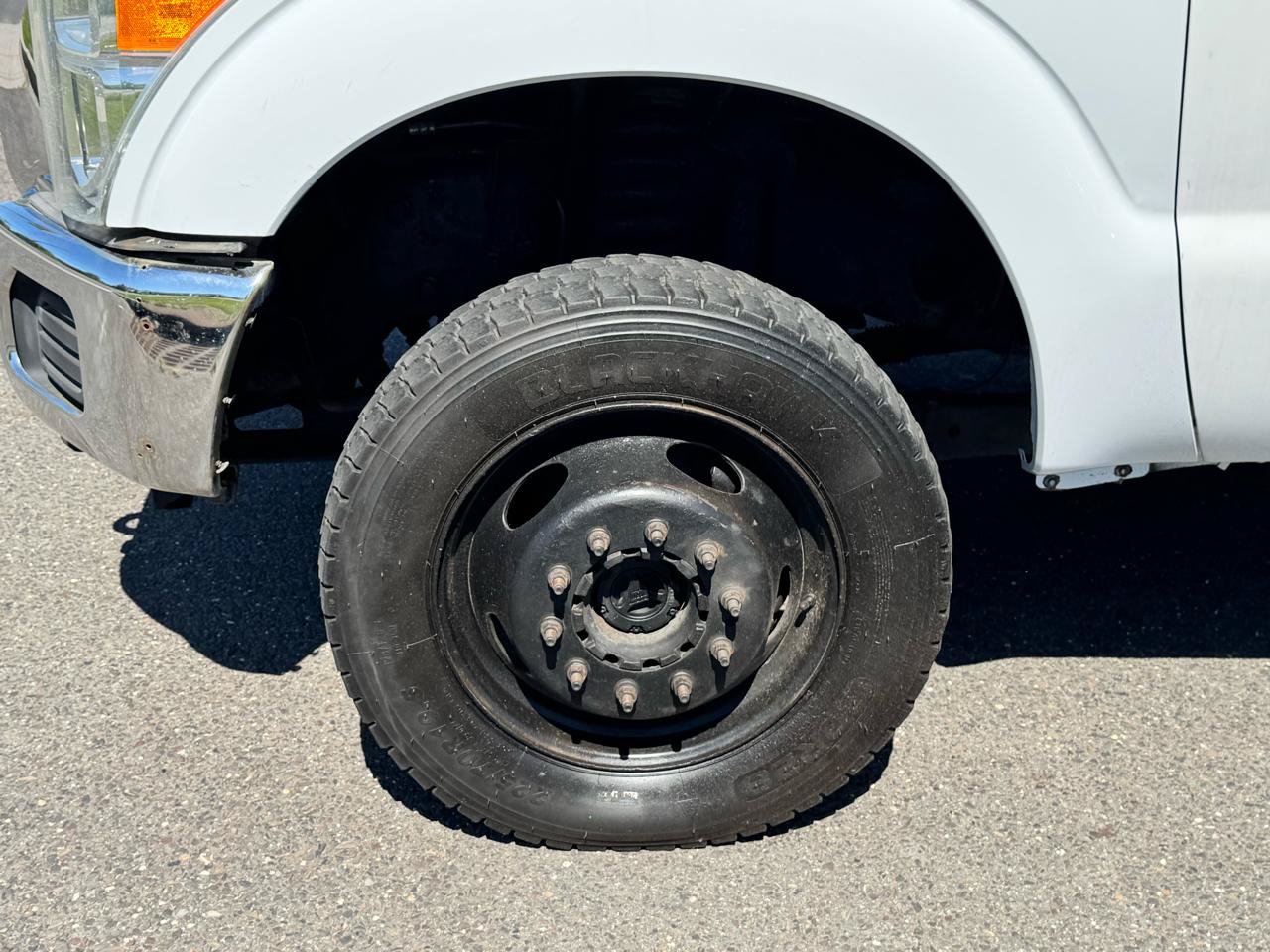 Used 2011 Ford F550 4x4 Regular Cab Super Duty w/ Payload Upgrade Pkg image 28
