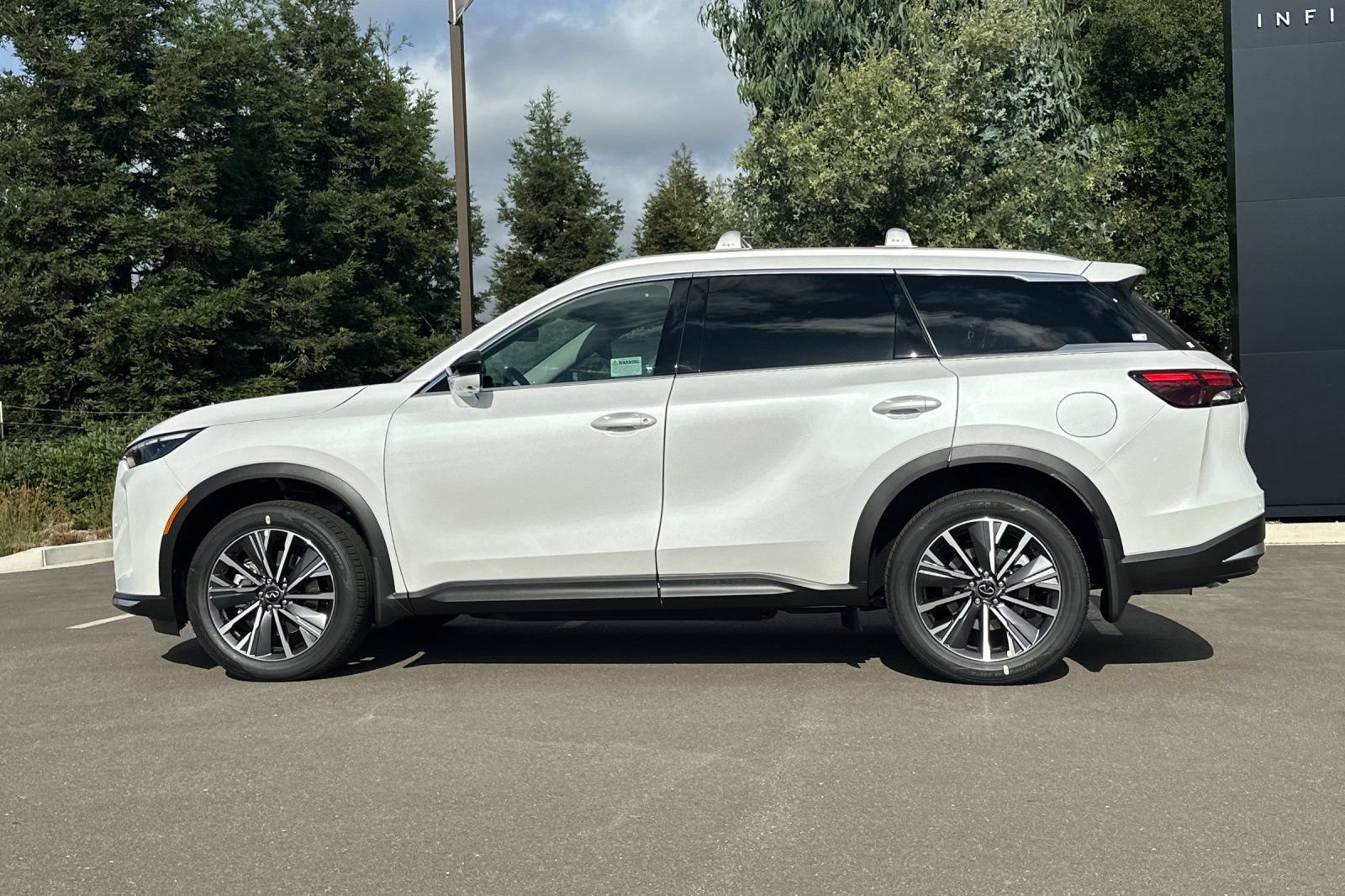 New 2027 INFINITI QX60 Luxe AWD/4WD image 7