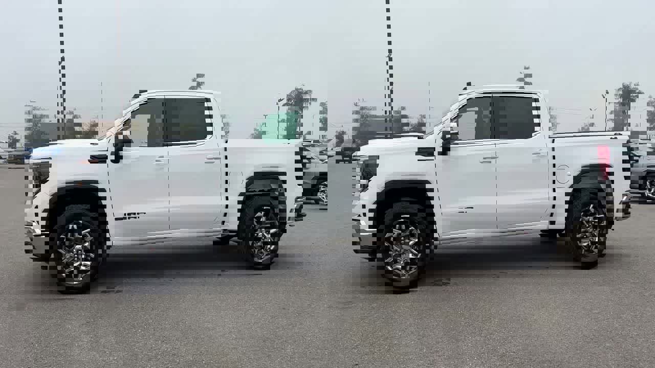New 2026 GMC Sierra 1500 SLE w/ LPO, Black Badging Package image 2