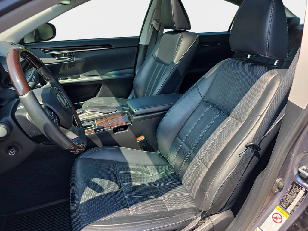 Used 2018 Lexus ES 350 w/ Luxury Package w/Wood Trim FWD image 16