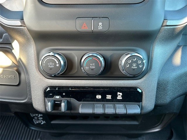 Used 2024 RAM 2500 Tradesman w/ Chrome Appearance Group image 18