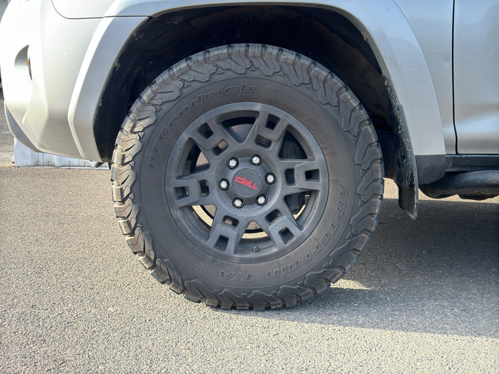 Certified 2018 Toyota 4Runner TRD Off-Road Premium AWD/4WD image 7