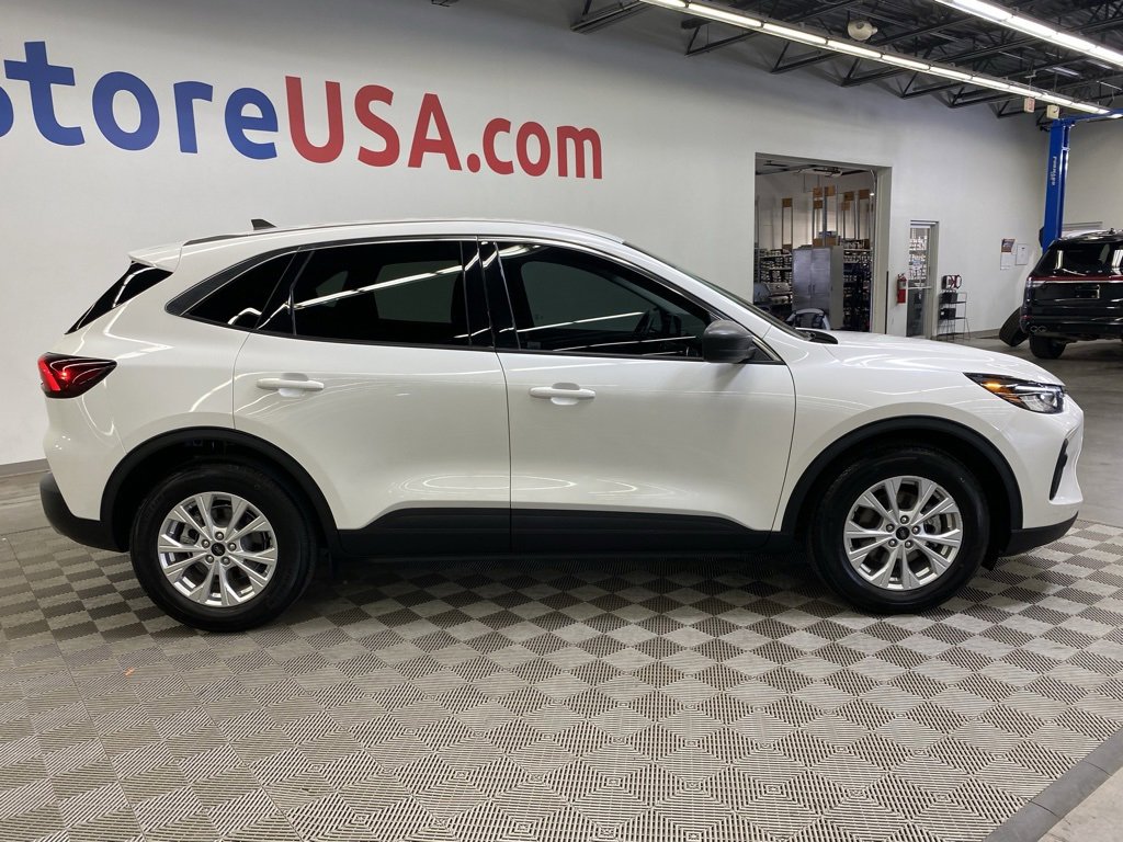 Used 2023 Ford Escape Active image 11