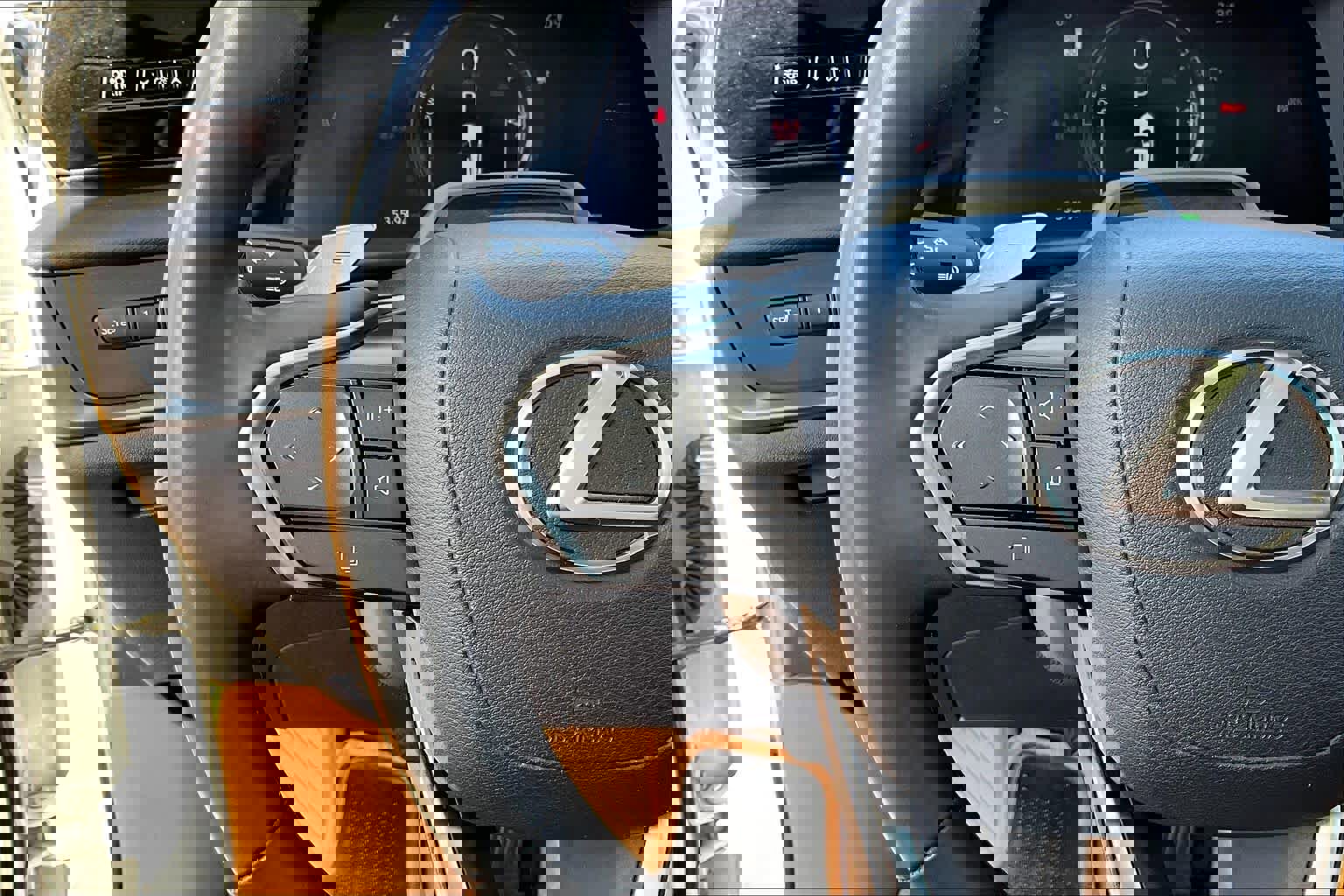 Used 2023 Lexus RZ 450e Premium image 22