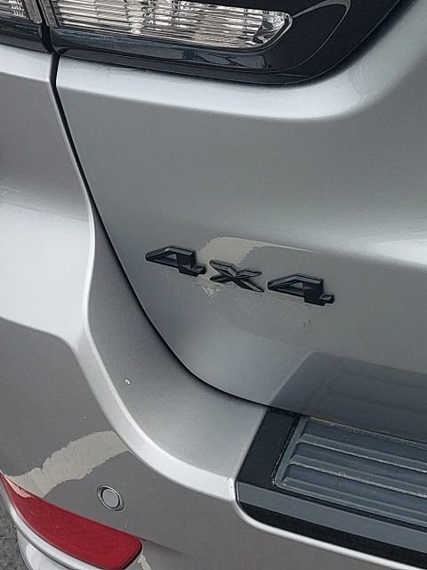 Used 2017 Jeep Grand Cherokee Altitude image 18