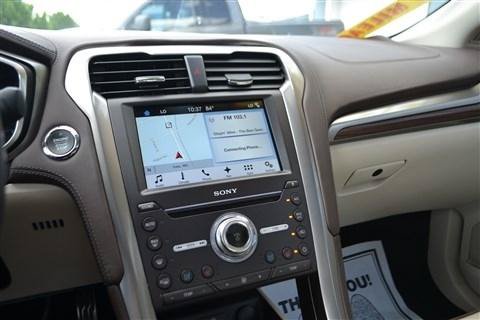 Used 2017 Ford Fusion Platinum AWD/4WD image 16