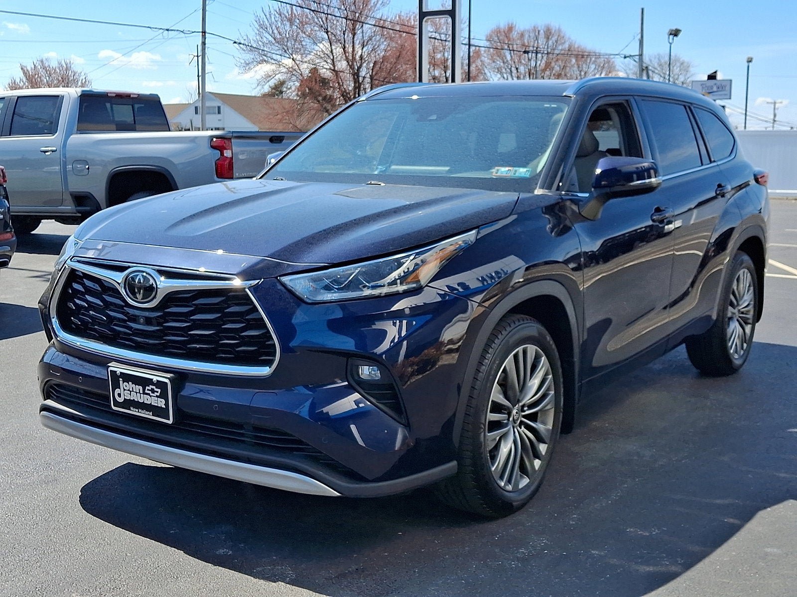 Used 2020 Toyota Highlander Platinum image 3
