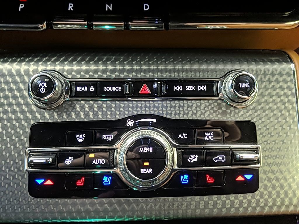 Certified 2021 Lincoln Aviator Black Label w/ Dynamic Handling Package image 23