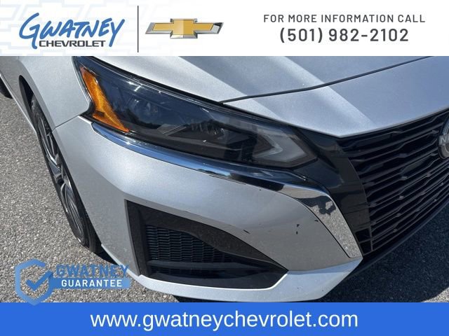 Used 2024 Nissan Altima 2.5 SV FWD image 13
