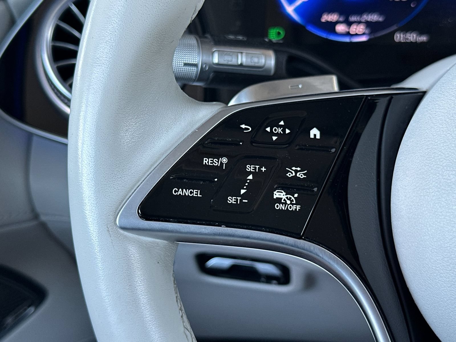 Certified 2023 Mercedes-Benz EQS 580 4MATIC SUV image 29