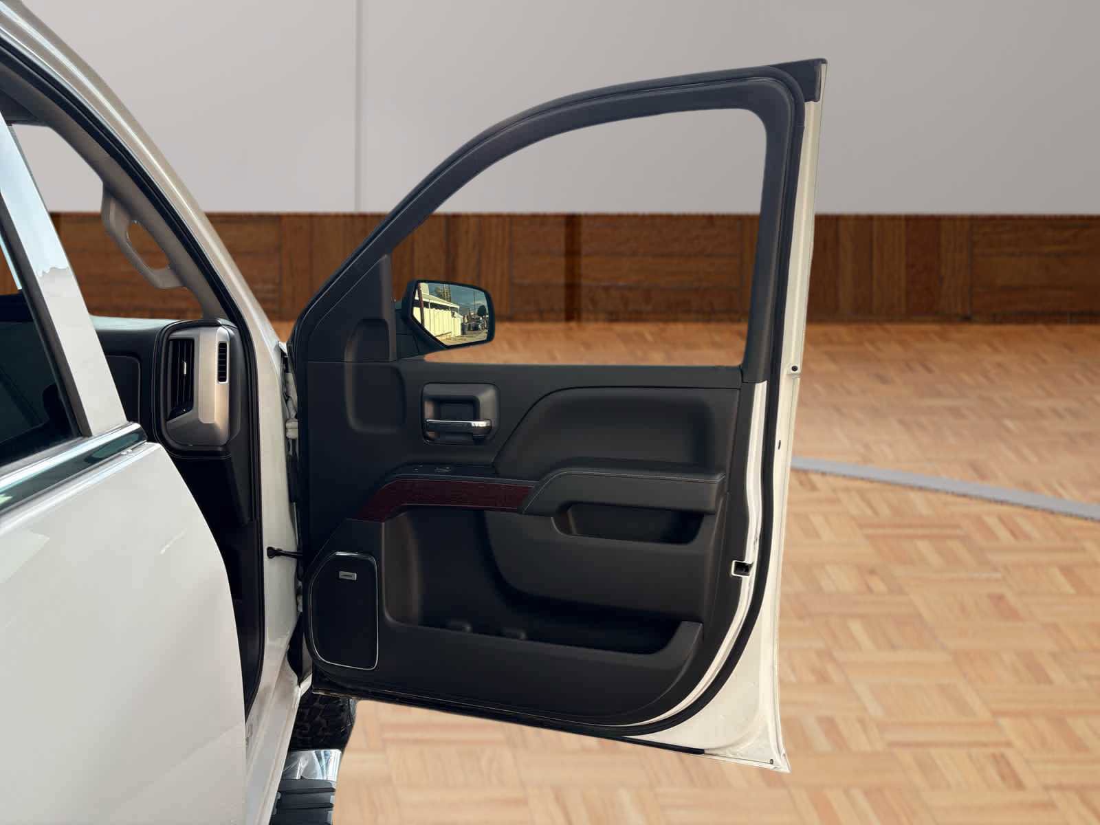 Used 2018 GMC Sierra 1500 SLT image 15