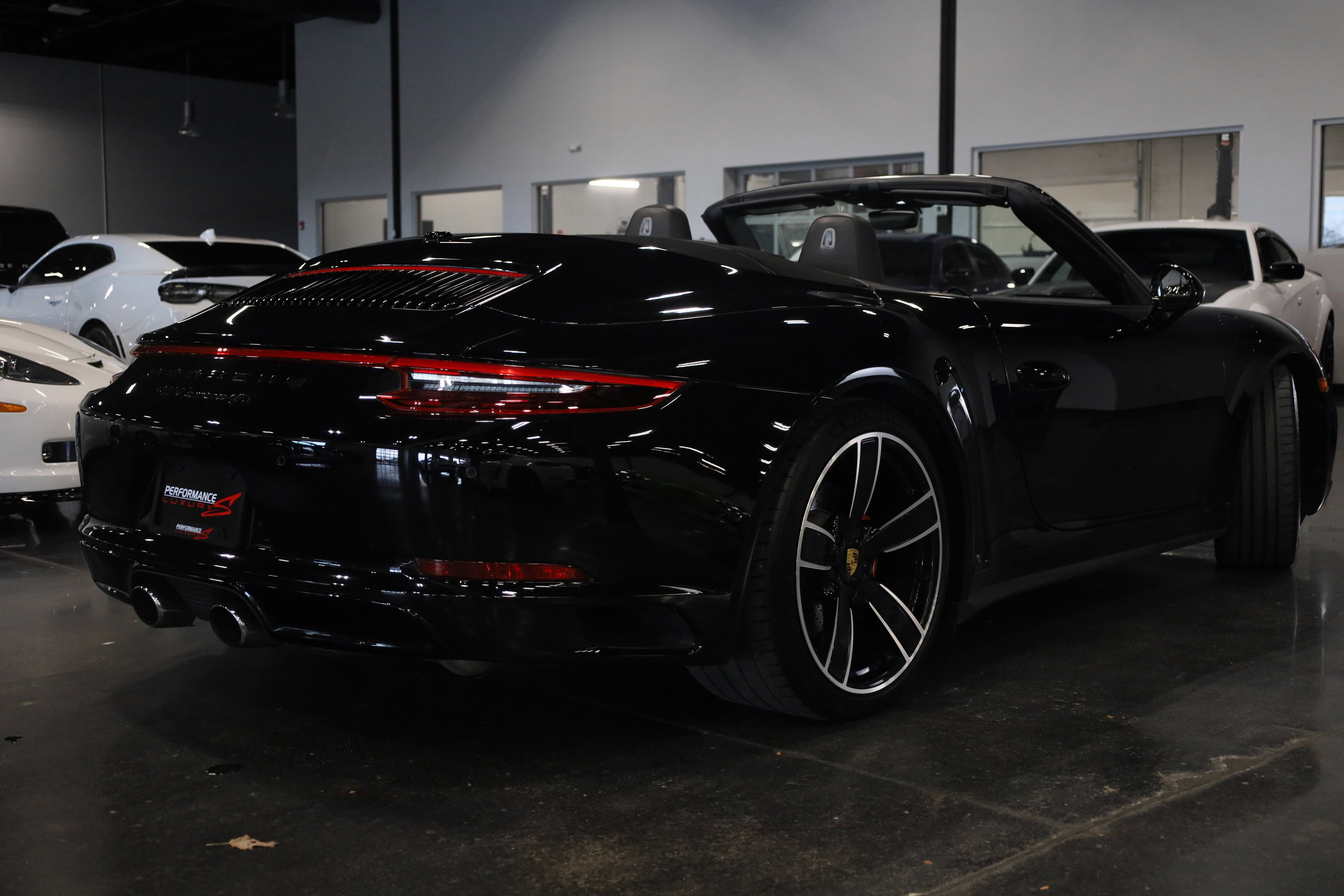 Used 2017 Porsche 911 Carrera 4S image 6