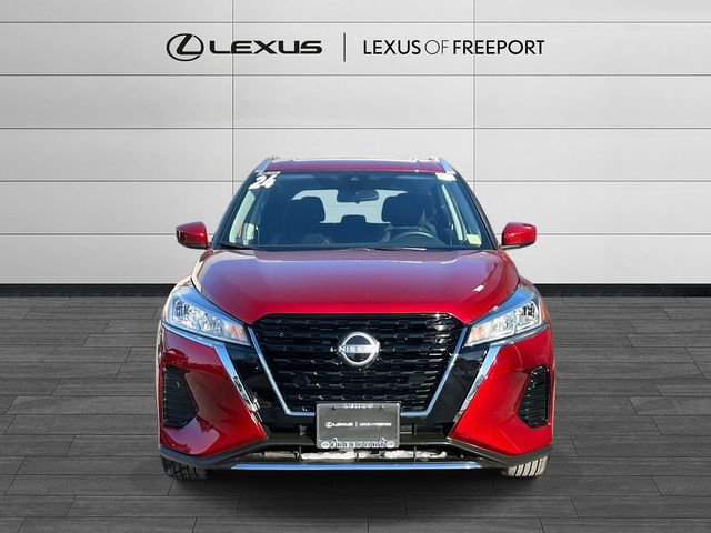 Used 2024 Nissan Kicks SV image 2
