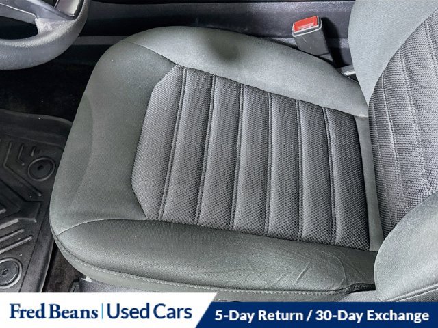 Used 2017 Ford Fusion SE w/ Fusion SE Technology Package FWD image 26