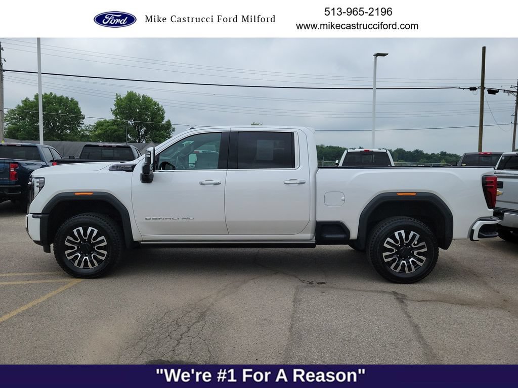 Used 2024 GMC Sierra 2500 Denali Ultimate AWD/4WD image 2