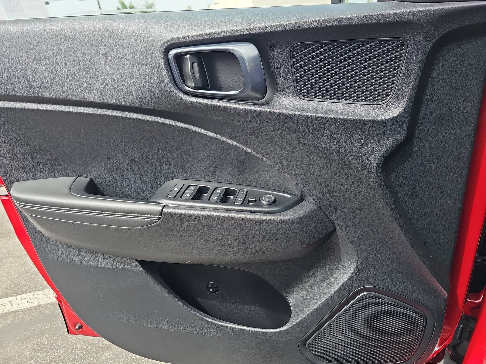 Certified 2025 Hyundai Venue Limited FWD image 30