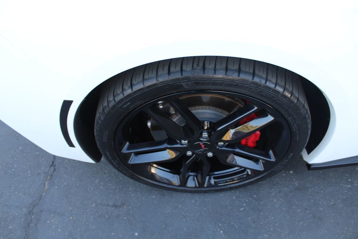 Used 2018 Chevrolet Corvette Stingray Coupe w/ 1LT RWD image 17