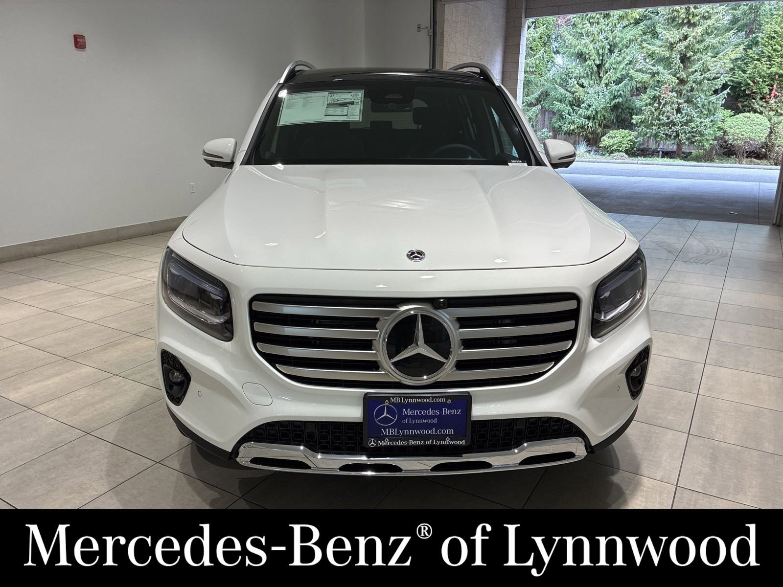 New 2026 Mercedes-Benz GLB 250 4MATIC image 2