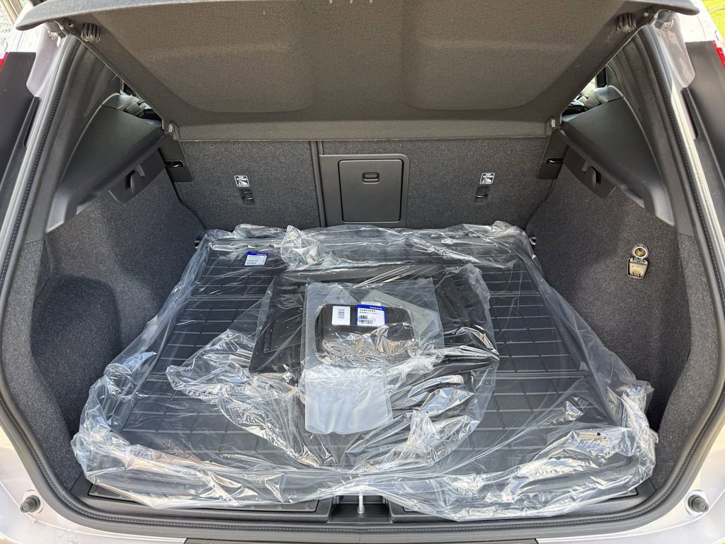 New 2026 Volvo XC40 B5 Ultra w/ Protection Package Premier image 11