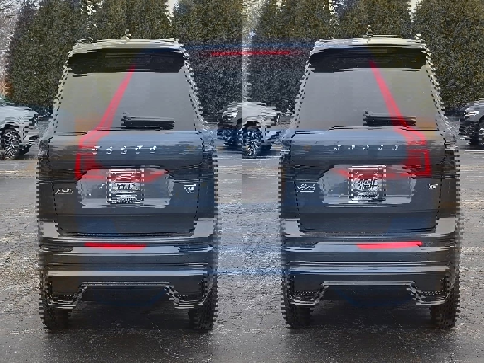 New 2026 Volvo XC60 T8 Plus w/ Climate Package image 4