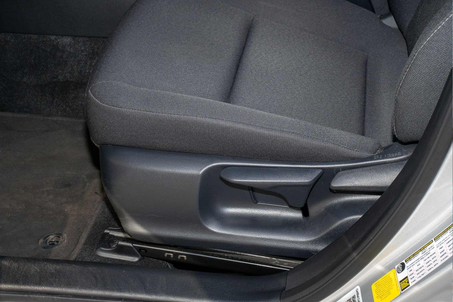 Used 2025 Toyota Corolla LE FWD image 27