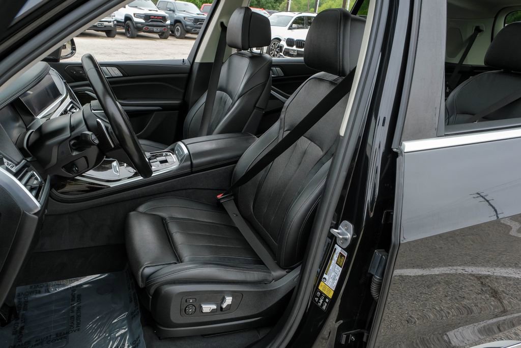Used 2019 BMW X7 xDrive50i w/ Luxury Seating Package image 39