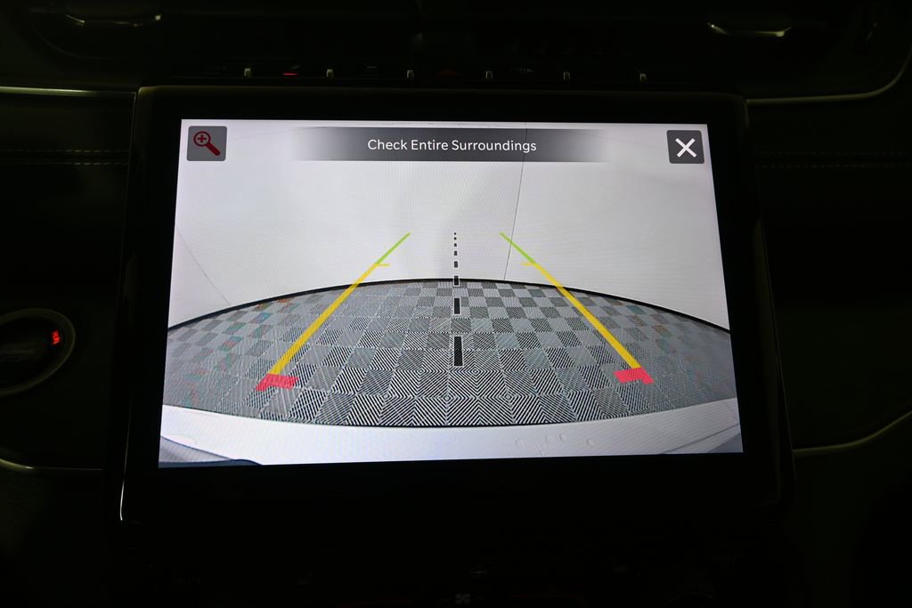 Used 2025 Jeep Grand Cherokee L Limited w/ Black Appearance Package image 30