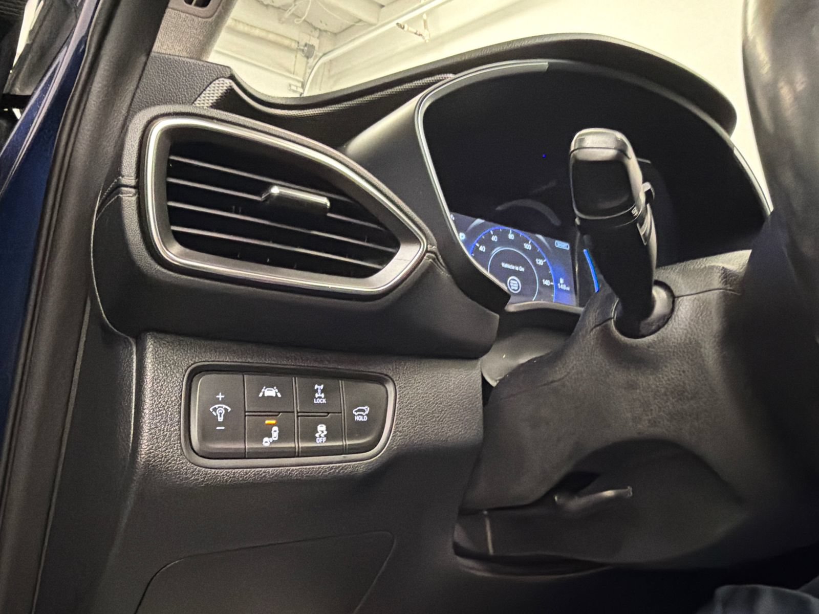 Used 2020 Hyundai Santa Fe Limited AWD/4WD image 31