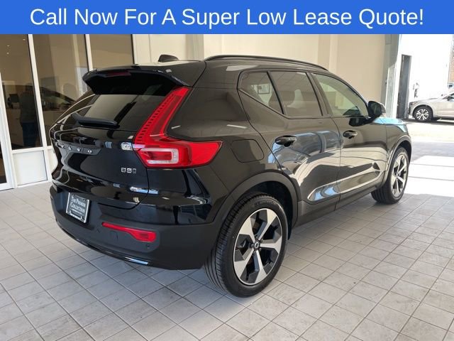 Used 2026 Volvo XC40 B5 Core w/ Climate Package image 4