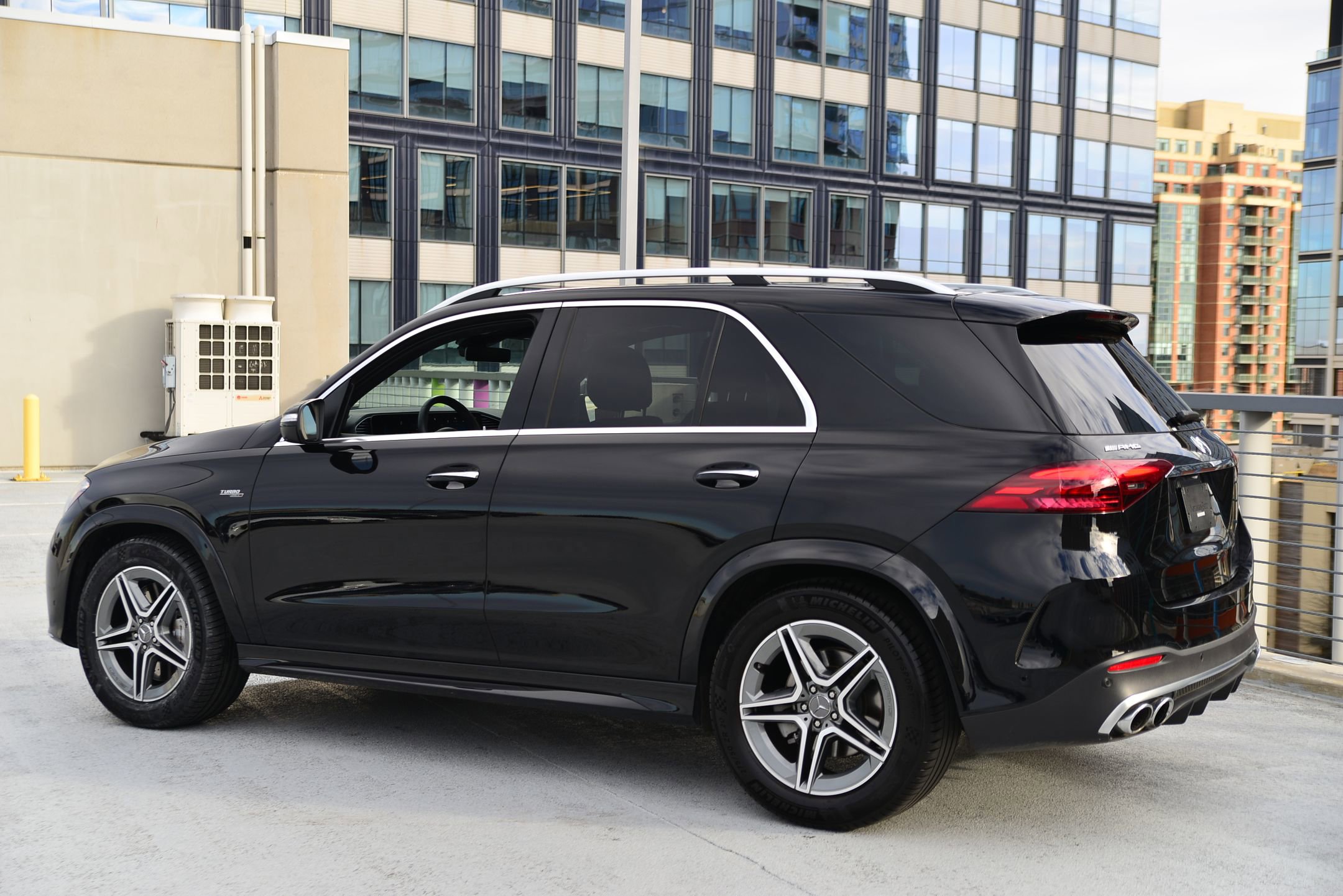 Used 2025 Mercedes-Benz GLE 53 AMG 4MATIC image 3