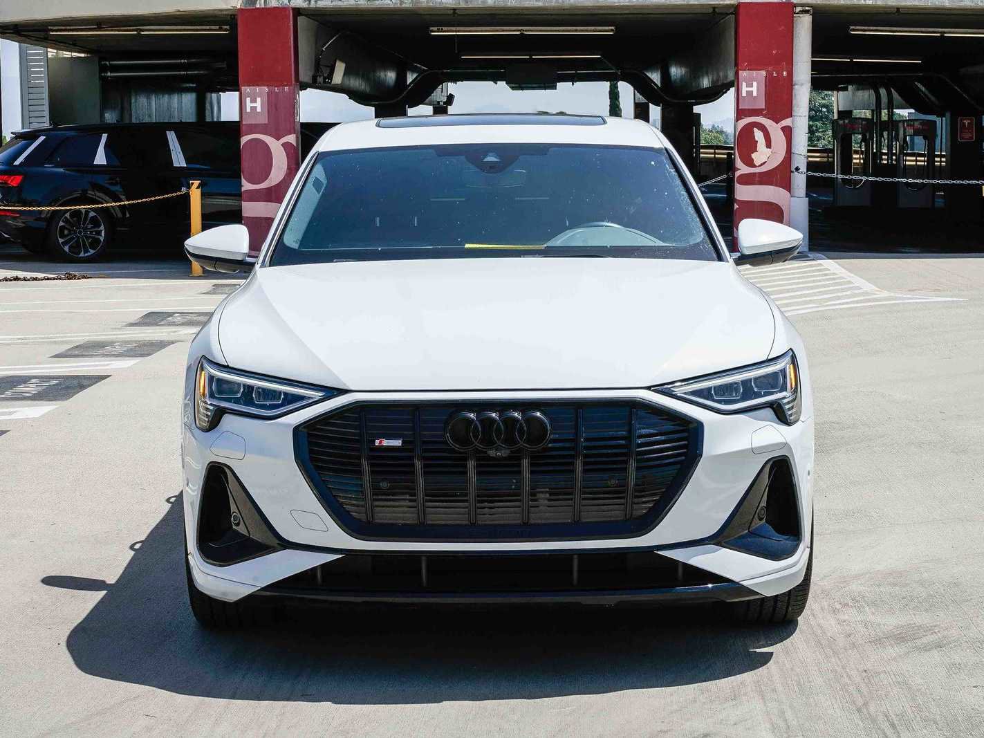 Used 2023 Audi e-tron Premium Plus w/ Premium Plus Package image 6