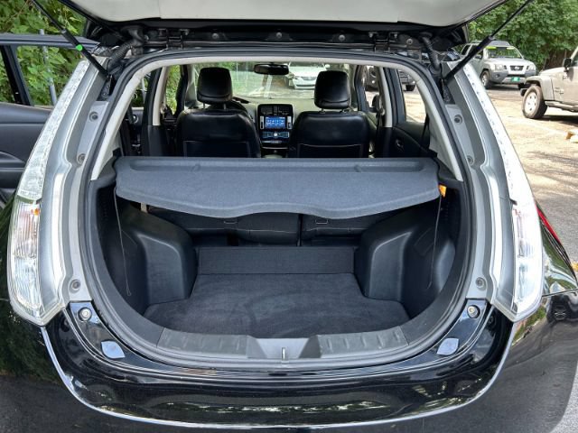 Used 2015 Nissan Leaf SL FWD image 30